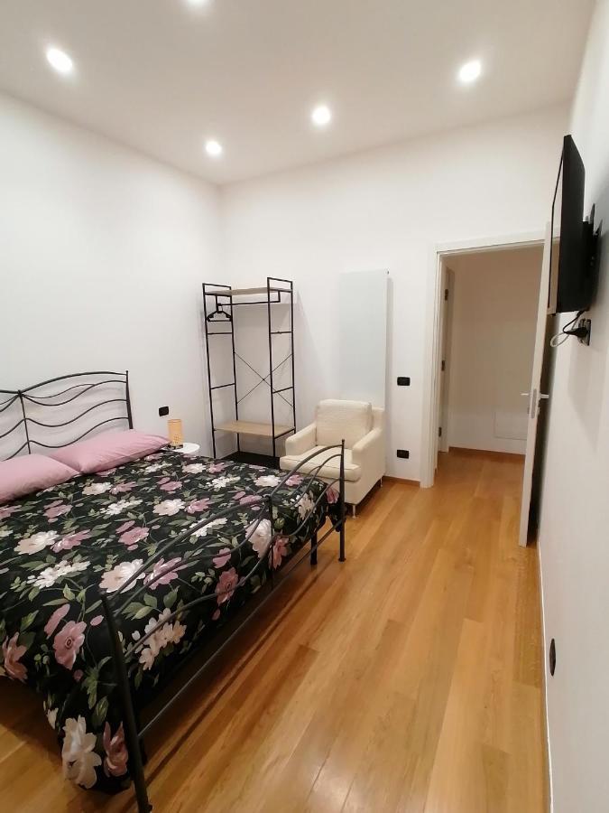 New Rooms Center Бари Экстерьер фото