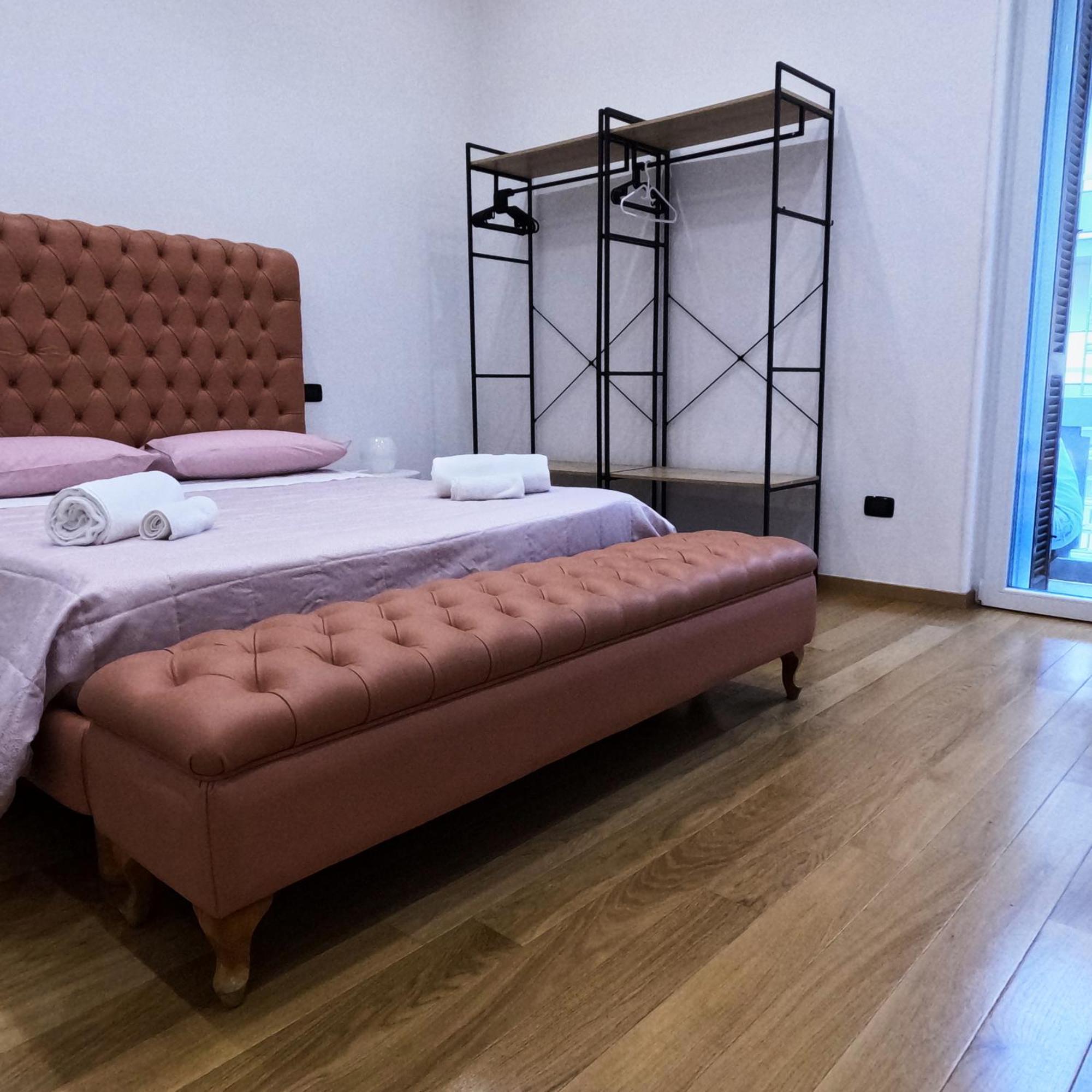 New Rooms Center Бари Экстерьер фото