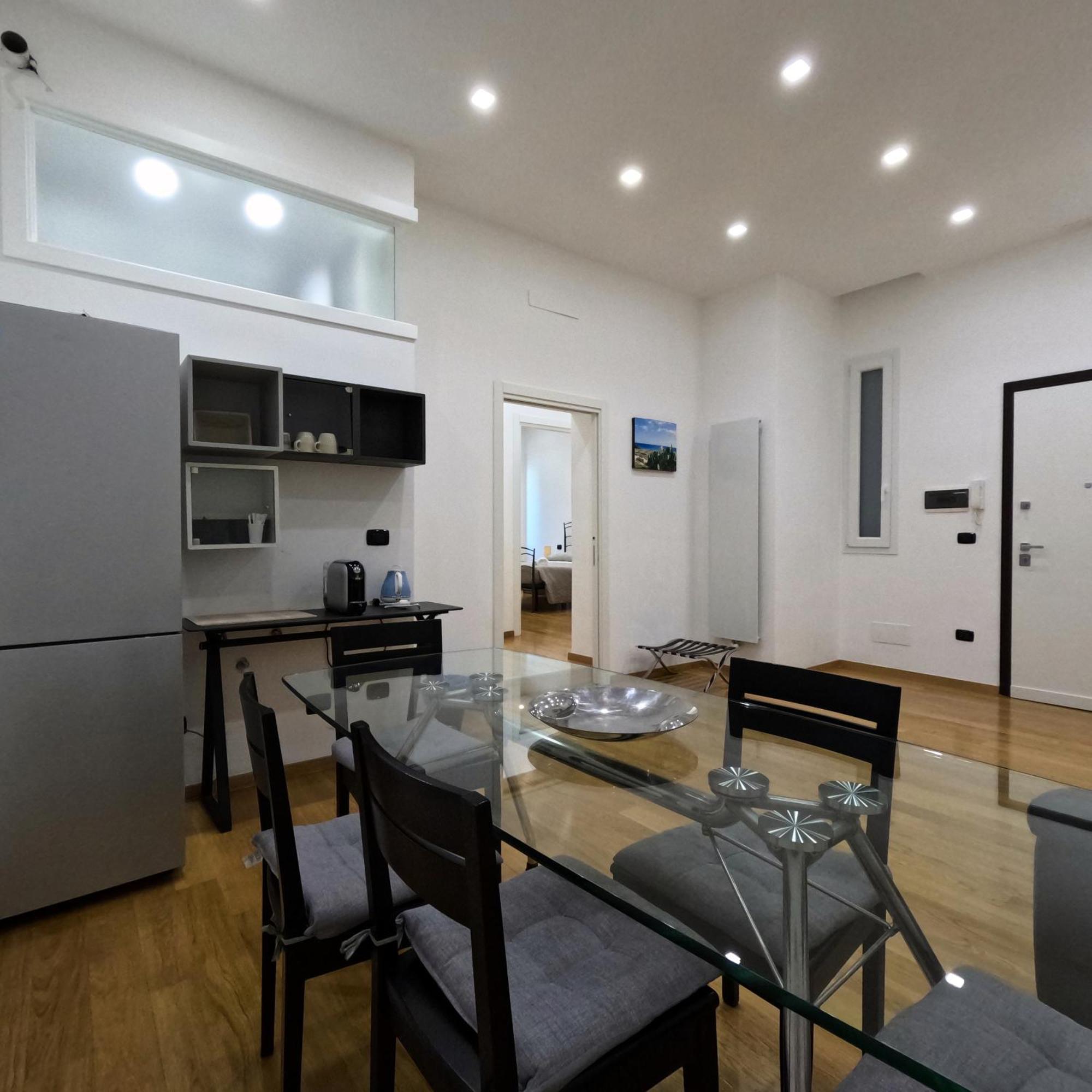 New Rooms Center Бари Экстерьер фото