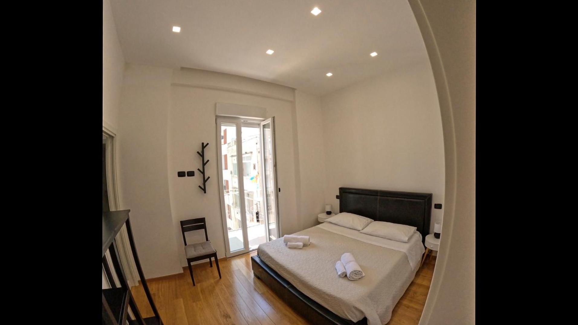 New Rooms Center Бари Экстерьер фото