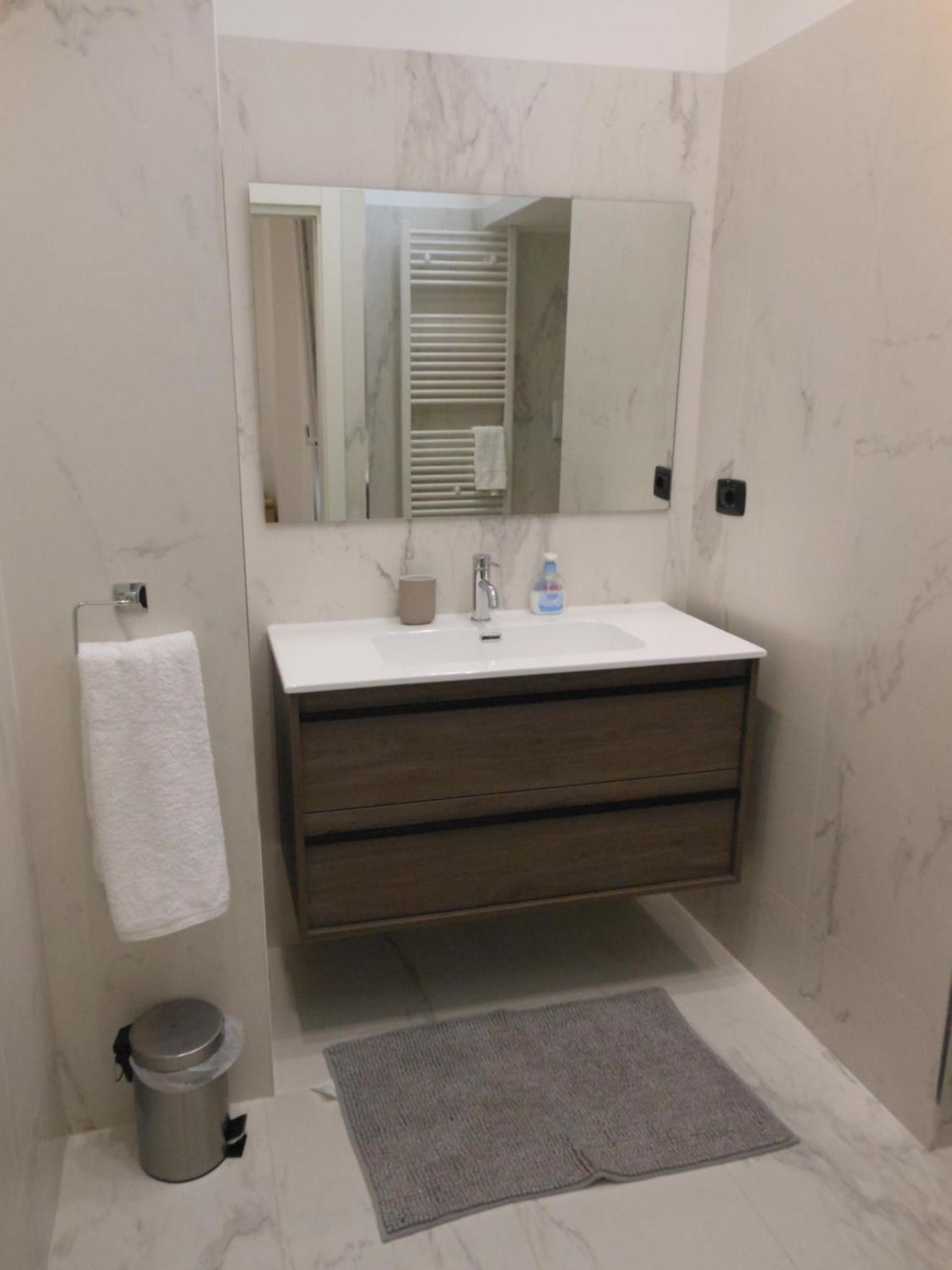 New Rooms Center Бари Экстерьер фото