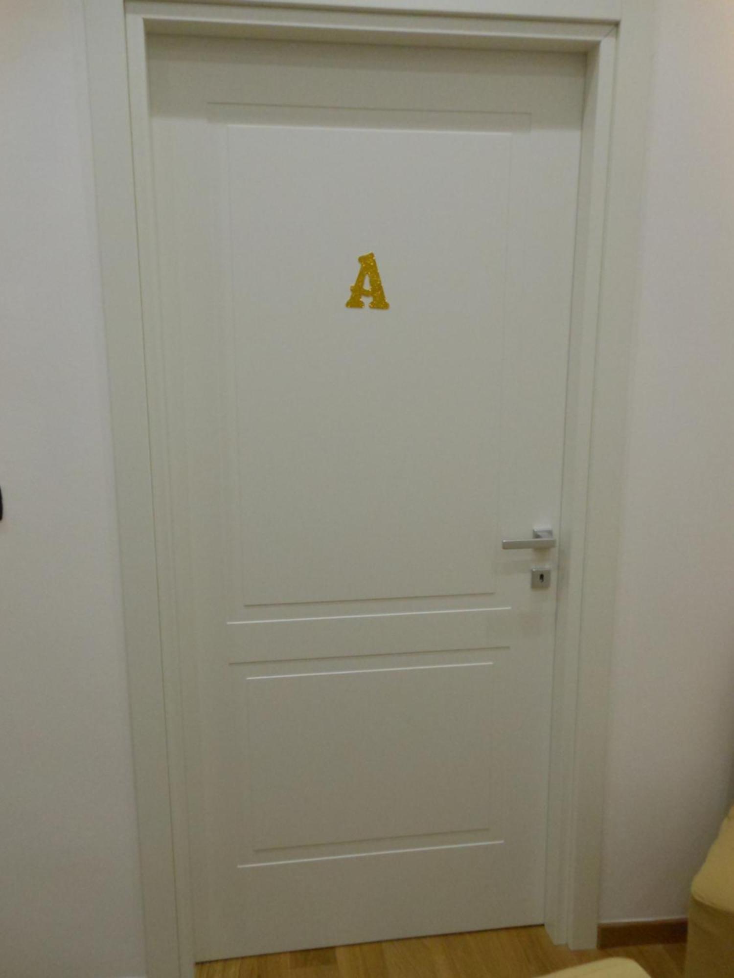New Rooms Center Бари Экстерьер фото